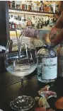  ??  ?? Gin distillato al momento, selezione di tonic water ( The Bar at Aman Venice,
Calle Tiepolo Baiamonte, Palazzo Papadopoli, Venezia; aman.com).