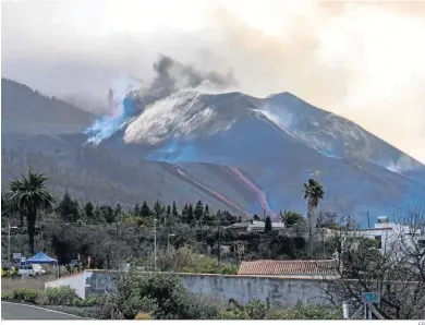  ?? EP ?? Una nueva colada se desborda en la zona norte del volcán.