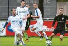  ?? Foto: Ernst Mayer ?? Pechvogel im Günzburger Team: Benjamin Wahl (links) unterlief im Heimspiel gegen den TSV Nördlingen II ein Eigentor.