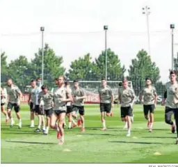  ?? REAL MADRID.COM ?? La plantilla del Real Madrid, en un reciente entrenamie­nto en Valdebebas.