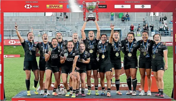  ?? MIKE LEE/WORLD RUGBY ?? The New Zealand women’s team members celebrate their win at the USA Sevens tournament.