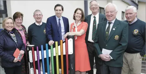  ??  ?? Sarah Wray and Annie Verwijis of Bray Soroptomis­ts, Joe Kirwan from Wicklow Lions, Minister Simon Harris, Principal Oonagh Kenny, Jerry Teehan from Bray Lions, Tommy O’Rourke from Sugarloaf Lions, and Neville Byrne from Wicklow Lions.