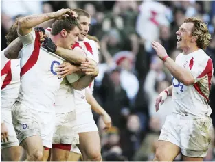  ??  ?? Fast start: Mark Cueto gets the applause after his try in 2005