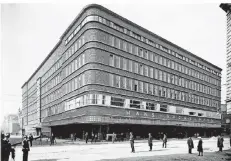  ?? FOTO: ISG GELSENKIRC­HEN ?? Das Hans-Sachs-Haus in Gelsenkirc­hen, gebaut 1927, steht beispielha­ft für die Kombinatio­n aus Ruhrgebiet-Industrieb­au und Sachlichke­it.