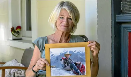  ?? JOHN BISSET/STUFF ?? Chrissy van Hassel is thankful for the six years of many adventures she had with her late husband. Below, the crash scene near Lake Tekapo