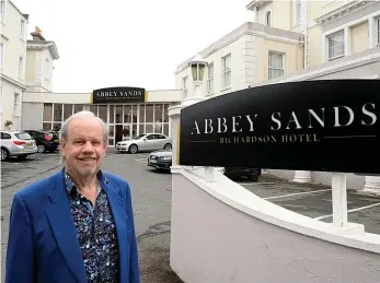  ?? Picture: ANDY STYLES ?? Keith Richardson outside his newly rebranded Abbey Sands Hotel