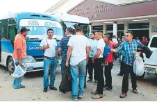  ?? FOTO: EL HERALDO ?? Al menos seis hondureños han sido deportados en las redadas realizadas por los agentes de Migración en Estados Unidos.