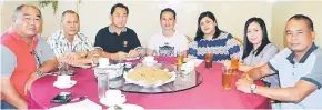  ??  ?? BANGUN BUMIPUTERA: Jawi (tiga kiri), Jimbau (kiri), July (tengah) serta yang lain pada sidang media PERKOBF di Sibu, semalam.