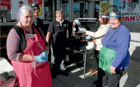  ?? PHOTO: BELINDA HARVEY-LARSEN/SUPPLIED ?? Marton’s Get ‘n Give celebrate their first birthday.