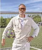  ?? JOEL C RYAN/INVISION/AP/FILE ?? Director Taika Waititi poses for a portrait to promote his film “Next Goal Wins” during the Toronto Internatio­nal Film Festival on Sept. 11, in Toronto.