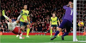  ?? GETTY IMAGES ?? Lethal Lucas: Torreira’s shot flies past Lossl to give Arsenal the win