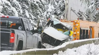  ?? MITCHELL DANILAK / PNG ?? One person is dead and dozens are injured following a multi-vehicle accident that has closed part of Coquihalla
Highway near Hope, B.C. The highway is a major route known for its treacherou­s conditions in winter.