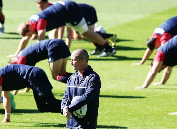  ?? PICTURE: Getty Images ?? Settled: Stuart Lancaster trains his Leinster team. Would he come back for England?