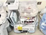  ?? ?? Una máquina de perfusión bombea sangre o un líquido oxigenado a los vasos sanguíneos de un órgano donado.