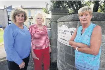  ??  ?? Angry relatives Eleanor Bowman, Janice Paterson and Evelyn Johnston