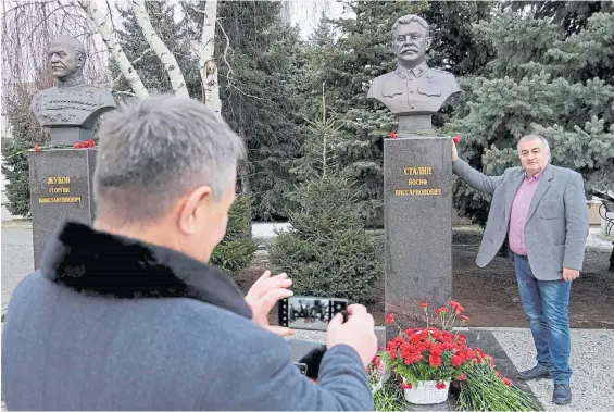  ?? AFP ?? Símbolo. La ciudad de Stalingrad­o (llamada hoy Volgogrado) inauguró ayer una estatua a Stalin, el dictador soviético que derrotó a los nazis.