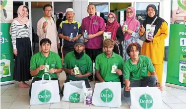  ?? ?? dettol is donating up to rm100,000 worth of hygiene products during ramadan.