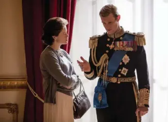  ?? ROBERT VIGLASKY/NETFLIX ?? Queen Elizabeth (Claire Foy) represents civility to Prince Philip (Matt Smith) in Season 2, Episode 2 of The Crown.