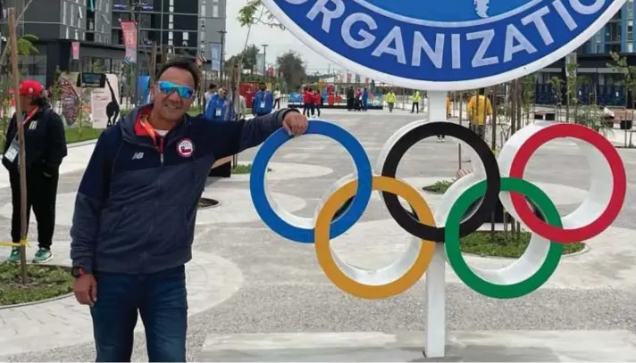  ?? ?? ► “A mí me han hecho bolsa, pero sigo en pie”, dice Marcelo Gajardo, quien fue el entrenador en jefe de la posta 4x400 femenina de Chile en los Juegos Panamerica­nos.