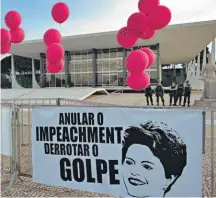  ??  ?? Se defiende. La expresiden­ta de Brasil Dilma Rousselff negó ayer haber cometido corrupción en su campaña presidenci­al.