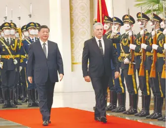  ?? EFE ?? Xi Jinping recibió a su homólogo cubano, Miguel Díaz-Cael, en Pekín