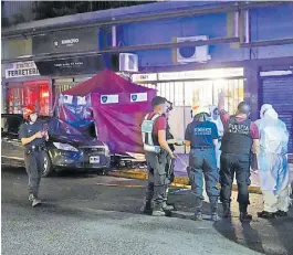  ?? MARCELO CARROLL ?? Tragedia. La mujer acababa de bajar de un auto.