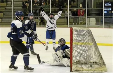  ?? STAN HUDY - SHUDY@DIGITALFIR­STMEDIA.COM ?? LaSalle Institute senior forward Ryan Murray celebrates his go-ahead power play goal in the second period Friday night at Hudson Valley Community College. LaSalle won the CDHSHL contest, 2-1 in OT.