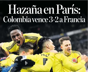  ?? AFP ?? Los jugadores de la Selección Colombia celebran el tanto de Falcao, que significab­a el 2-2 parcial ante Francia.