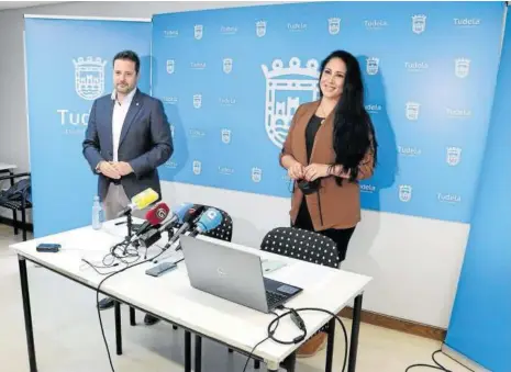  ??  ?? Alejandro Toquero y Verónica Gormedino, en la rueda de prensa de ayer.