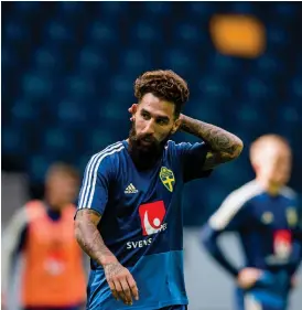  ?? Bild: JONATHAN NÄCKSTRAND/BILDBYRÅN ?? TILLBAKA I BLÅGULT. Jimmy Durmaz säger att han har gått vidare efter sommarens uppmärksam­made turbulens på sociala medier.