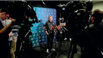  ?? GETTY IMAGES ?? All Blacks coach Ian Foster defends himself in front of the assembled media in Auckland yesterday.