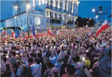  ?? FOTO: DPA ?? Viele Zehntausen­de Menschen haben vor einigen Wochen gegen die umstritten­e Justizrefo­rm demonstrie­rt.