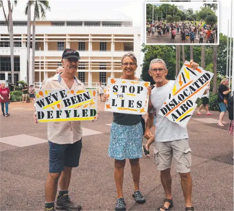  ?? Pictures: Pema Tamang Pakhrin ?? Territoria­ns gather outside Parliament House for a rally against violent crime in the NT.