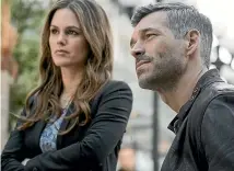  ??  ?? Rachel Bilson and Eddie Valetik are wannabe gumshoes Sam Swift and Eddie Cibrian in Take Two.