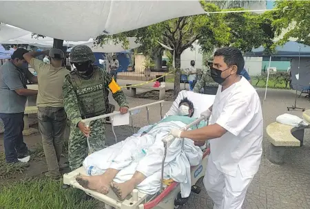  ?? ARCHIVO EL OCCIDENTAL ?? En Colima, pacientes tuvieron que ser evacuados tras el temblor