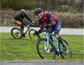  ??  ?? Rob Spedding, under Mike’s guidance, hones his cornering skills
Bunny hopping is a key CX skill, as Rob “master of the lazy bunny hop”, learns Right Below right