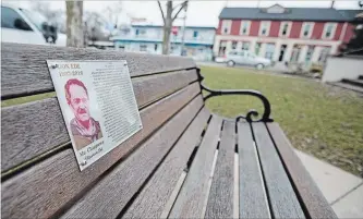  ?? BOB TYMCZYSZYN THE ST. CATHARINES STANDARD ?? The City of Niagara Falls installed a bench in memory of Don Ede at Cummington Square in Chippawa. City councillor­s would like to go a step further.
