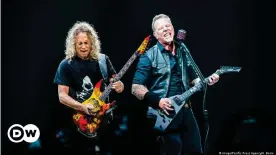  ??  ?? Kirk Hammett y James Hetfield durante un concierto en Italia.