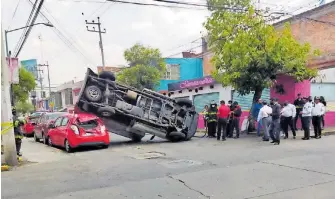  ?? FILIBERTO RAMOS ?? La volcadura se registró en la colonia Francisco
Munguía.