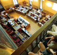  ??  ?? Aula Gozzi Una veduta della sala del Consiglio comunale di Verona, teatro delle ultime battaglie prime del voto