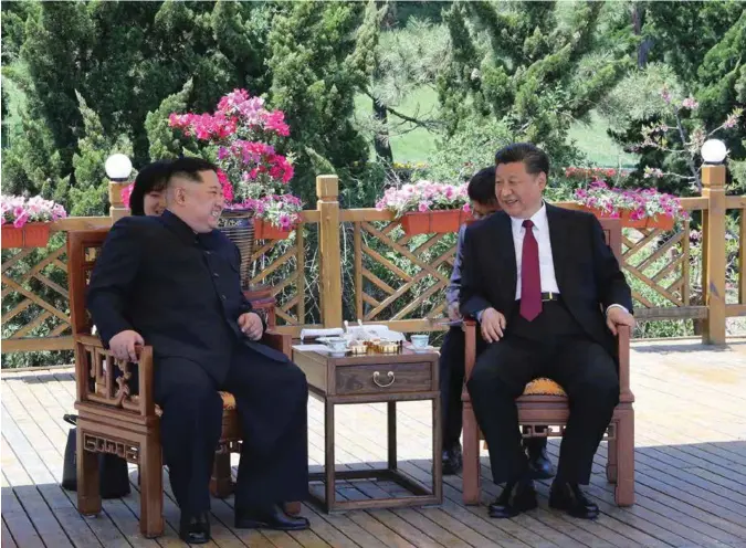  ?? JU PENG, AP /NTB SCANPIX ?? Kim Jong-un og Kinas president Xi Jinping har hatt nytt møte, før førstnevnt­e skal ha sitt toppmøte med USAs president Donald Trump.