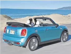  ??  ?? Gewachsen: Das neue Mini Cabrio ist zehn Zentimeter länger und vier Zentimeter breiter als der Vorgänger.