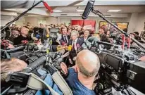  ??  ?? Der Medienandr­ang in der Zentrale der Kärntner SPÖ war am Sonntag enorm