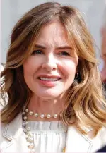  ?? ?? Running wild: Fashion’s Trinny Woodall ditched her styled locks in Colorado