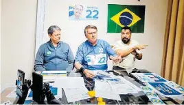  ?? REPRODUÇÃO ?? Bolsonaro e Tarcísio, candidato ao governo de São Paulo, em live