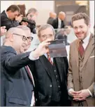  ??  ?? Selfie: WKÖ-Chef Leitl, Nachfolger Mahrer