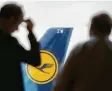  ?? Foto: Boris Roessler, dpa ?? Nun wird verhandelt, wie viele Jobs die Lufthansa streicht.