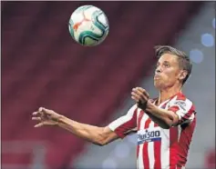  ??  ?? Marcos Llorente controla un balón en el Atlético-Betis.