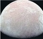  ?? ?? esta imagen proporcion­ada por la NASA, procesada por Kevin M. Gill, muestra la luna Europa de Júpiter capturada por la nave espacial Juno el 1 de septiembre