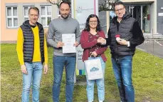  ?? FOTO: FRAU LINA STAPF ?? Bild von links: Tilman Dreher Konrektor; Marco Pilz BO Lehrer; Teresa Halder Ausbildung­sleiterin Waldner, Jürgen Lindner Schulleite­r.